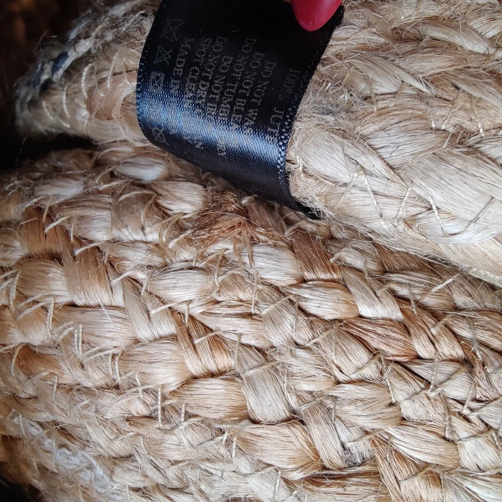 America & Beyond Handwoven Jute With Tassel - Picture 8 of 9